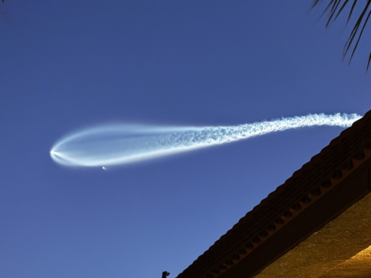 A SpaceX Falcon 9 launch is visible from the Los Angeles area on April 6, 2026. (Travis Schlepp/RabbleNews.com)