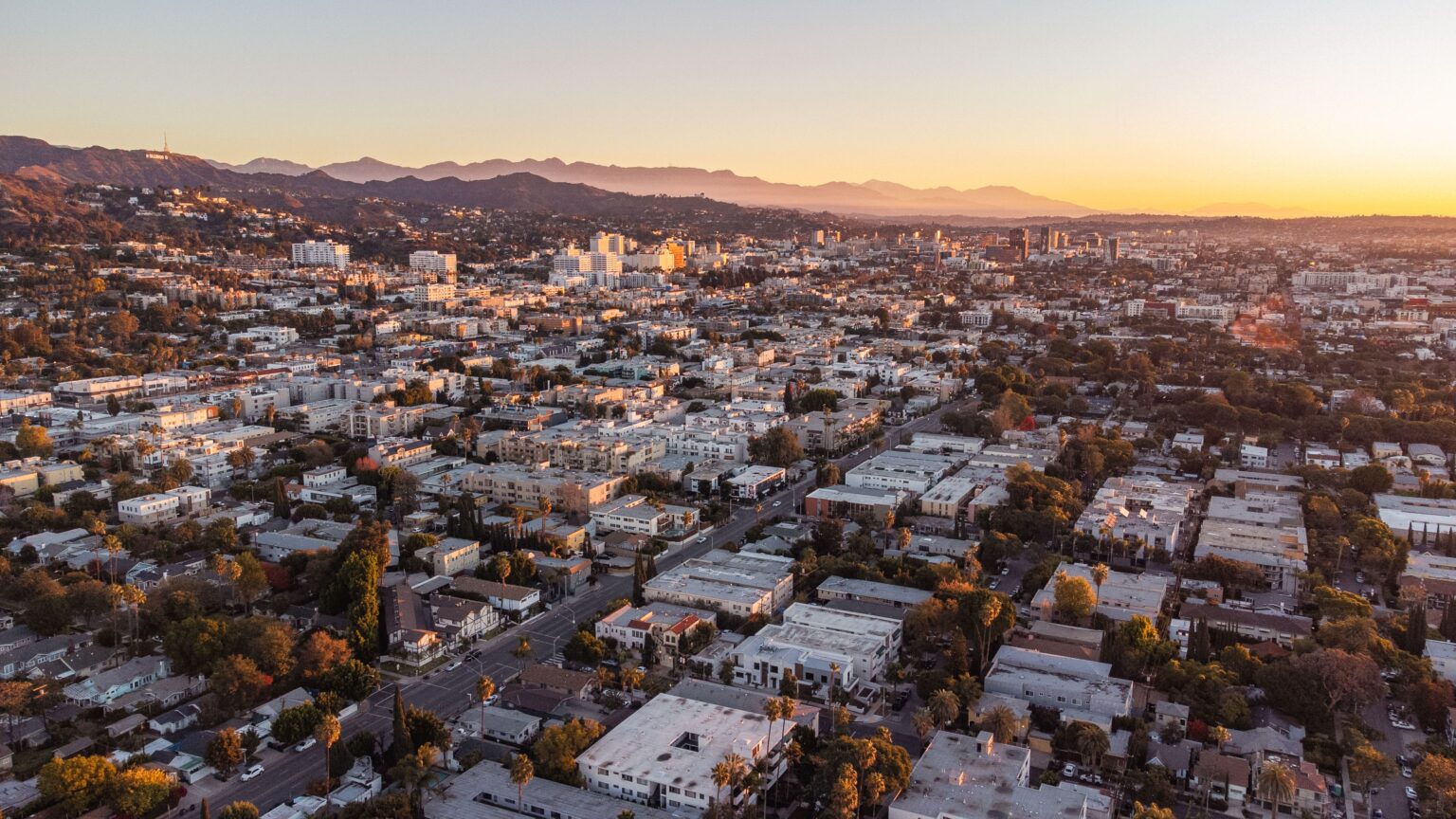 Starter home prices continue to soar as $1M price point becomes new norm Aerial image of homes and buildings in Los Angeles seen in this December 2021 photo. (Pexels.com)