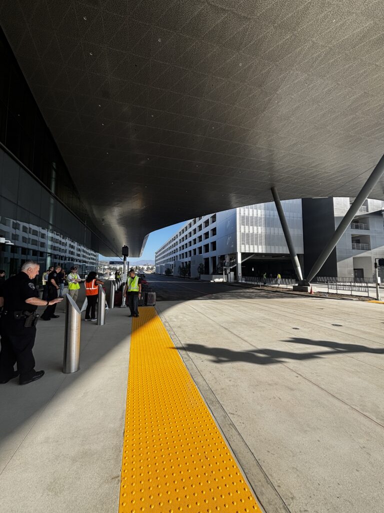 The loading and unloading zones at the new Burbank airport terminal is seen on Sept. 19, 2026. (Rabblenews.com)
